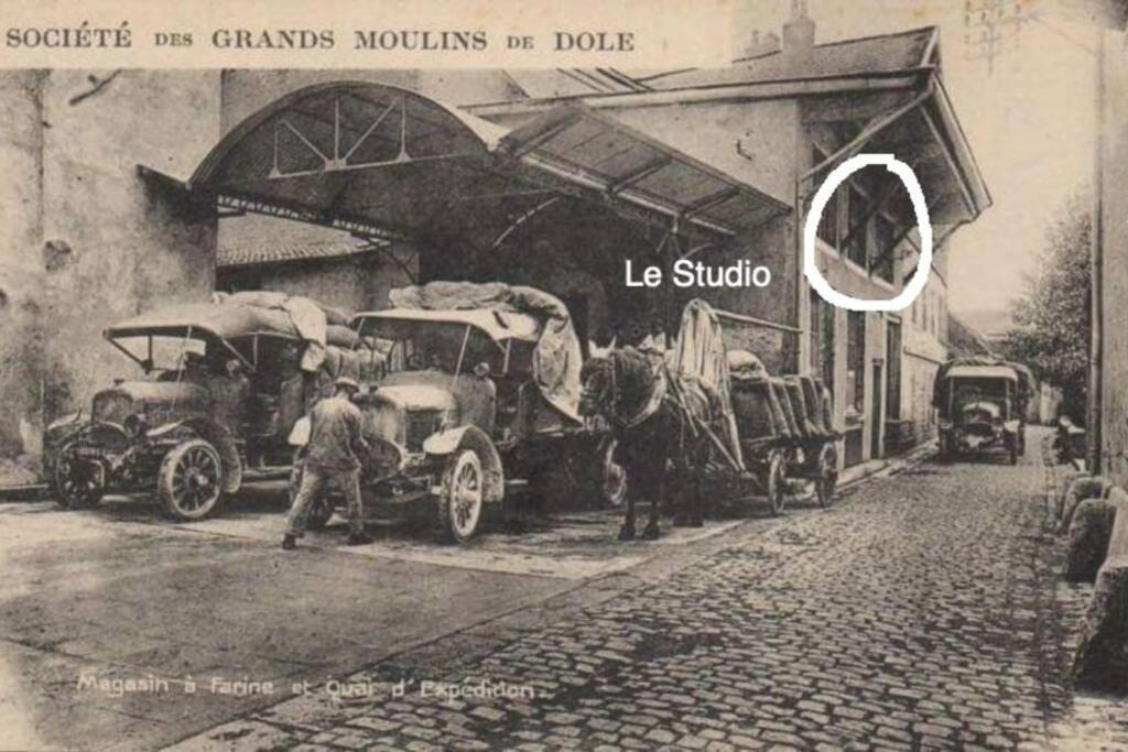 Studio Au Moulin " Design Noir " Vue Unique Dole Dış mekan fotoğraf